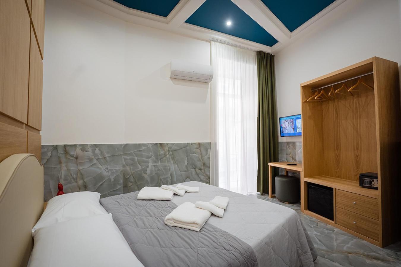 Greros H. Rooms Napoli Centro By Clapa Group Dislocated Hospitality Exterior photo