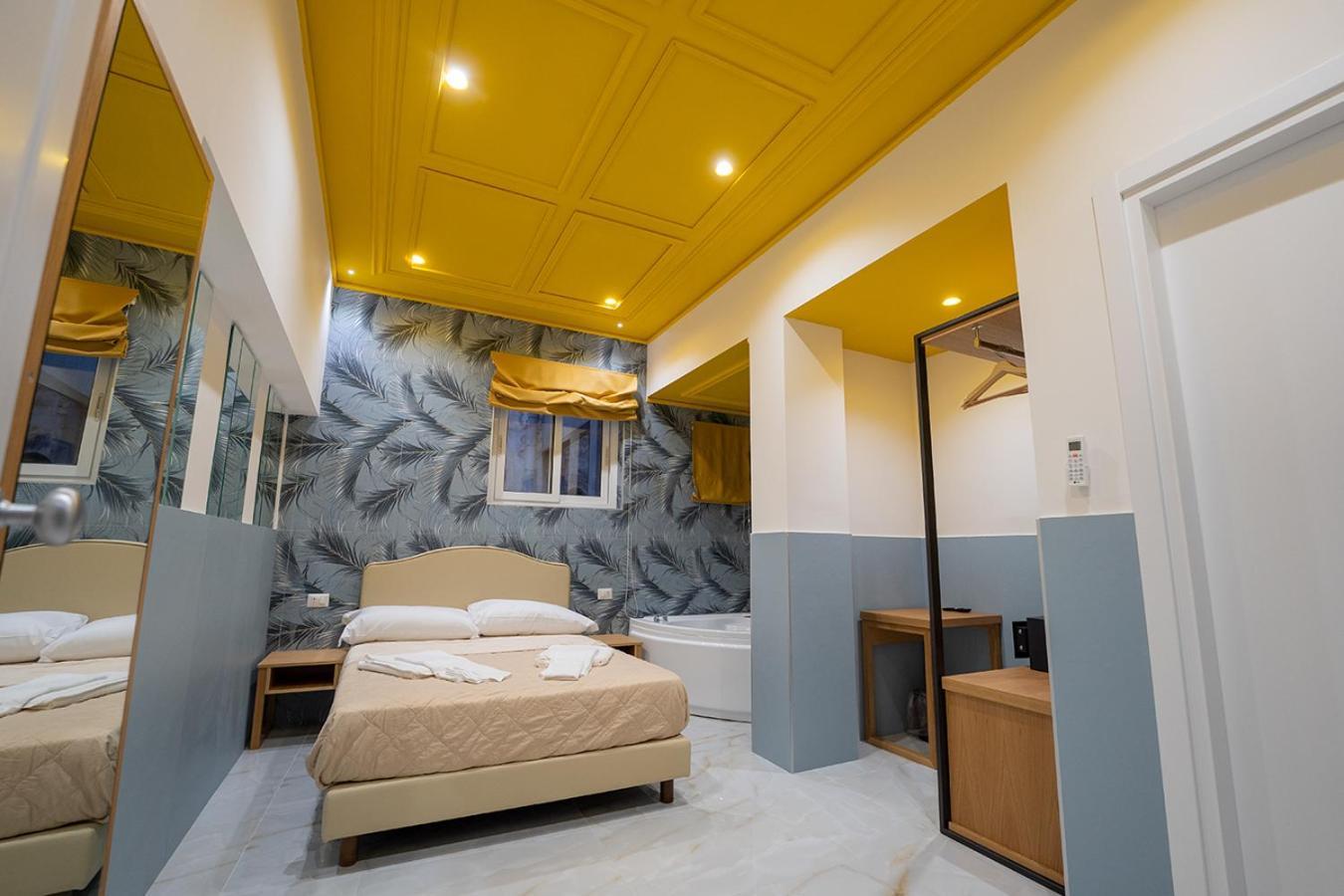 Greros H. Rooms Napoli Centro By Clapa Group Dislocated Hospitality Exterior photo